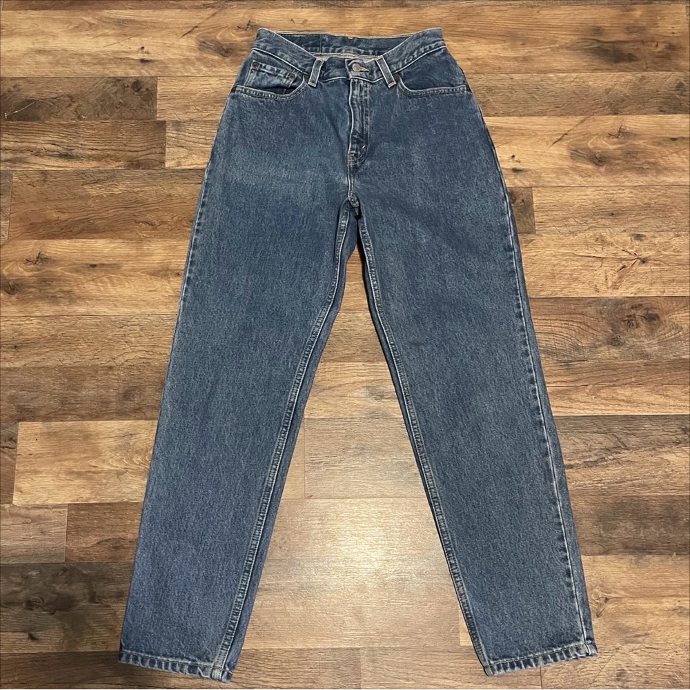 Vintage 90s | Levi’s 550 Relaxed Fit Tapered Leg Jeans